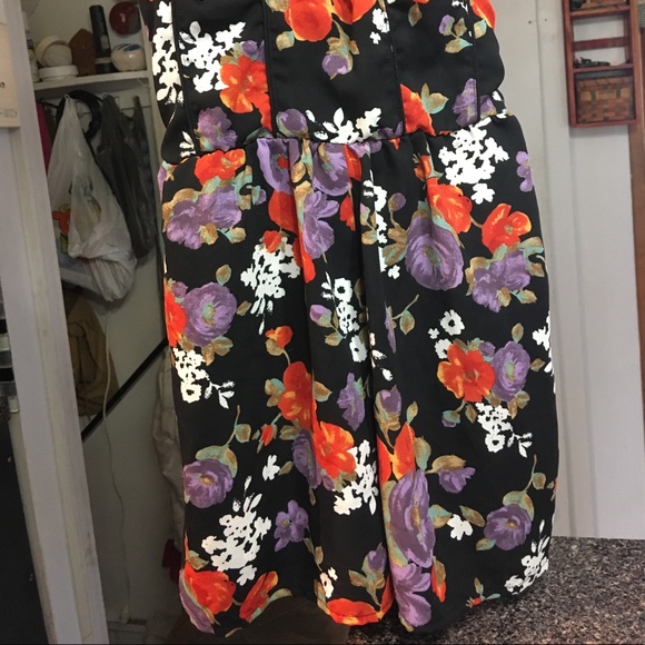 Floral Romper - Picture 2 of 6